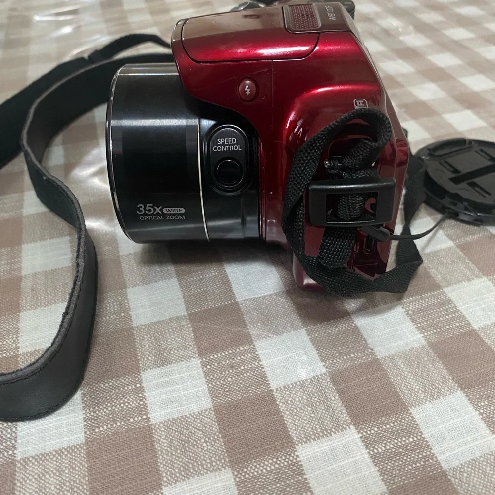 Samsung Vibrant Red Digital Camera